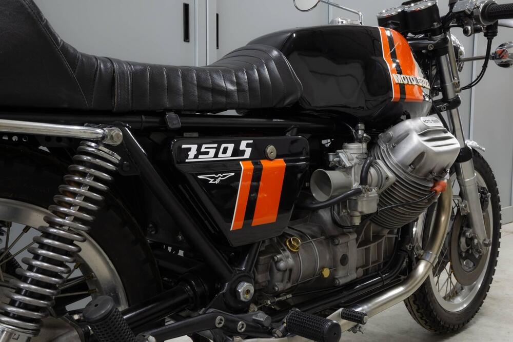 Moto Guzzi V 750 S (6)