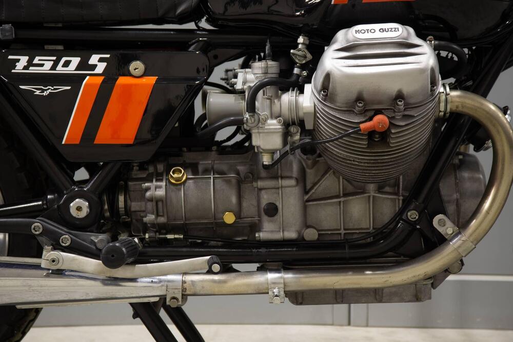 Moto Guzzi V 750 S (11)