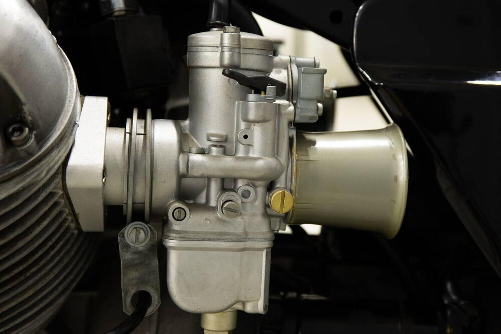 Moto Guzzi V 750 S (20)