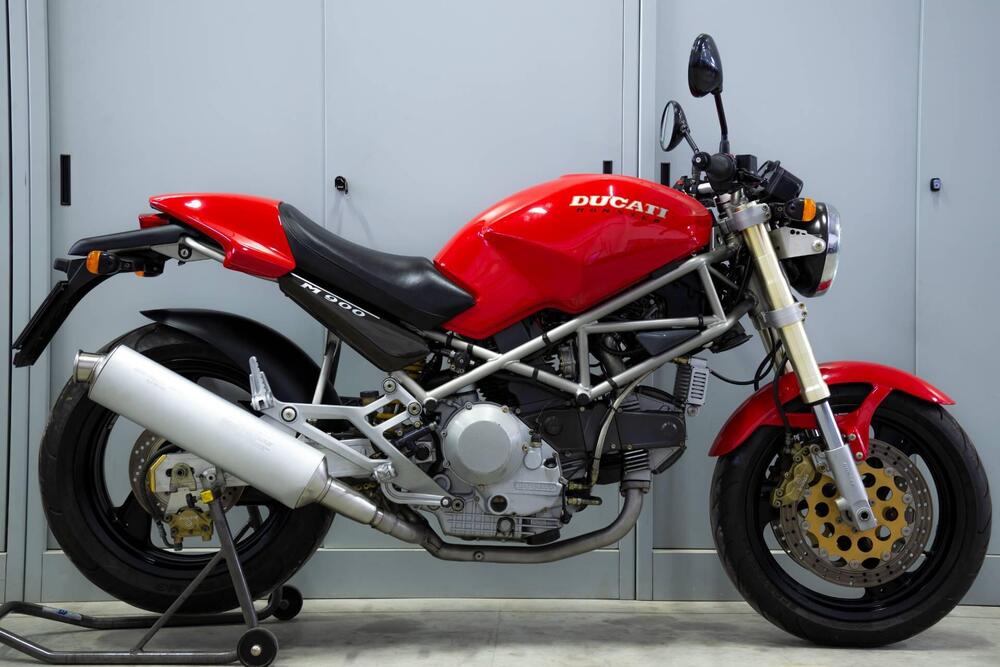 Ducati Monster 900