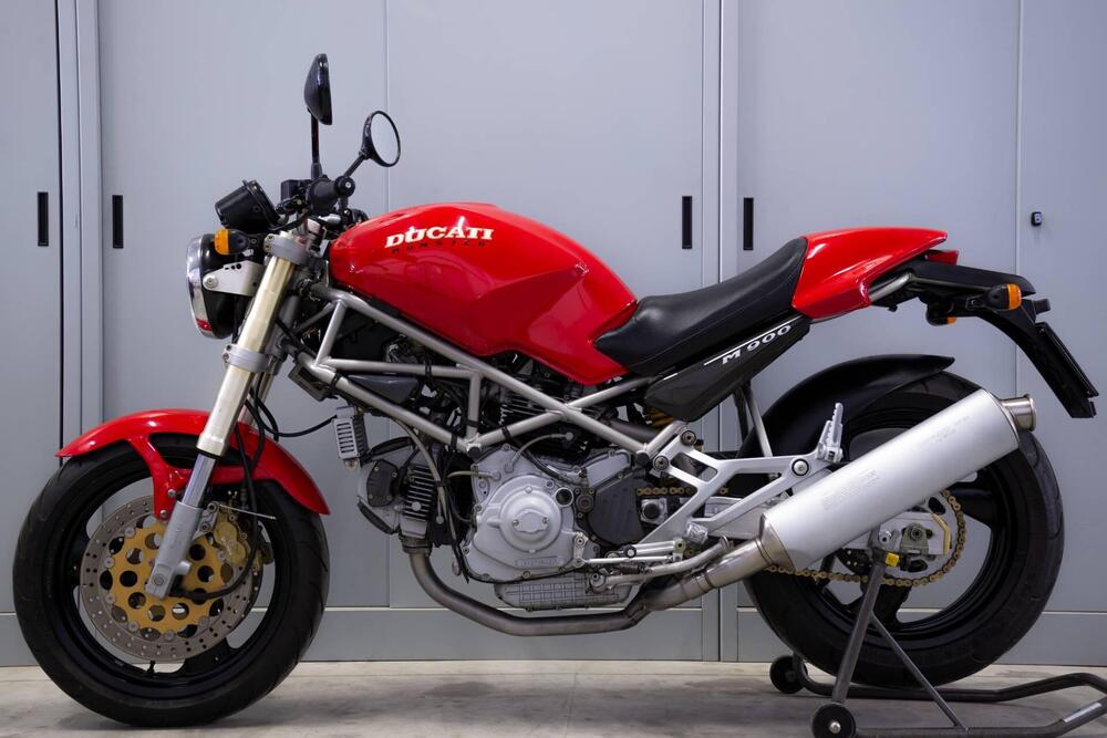 Ducati Monster 900 (2)