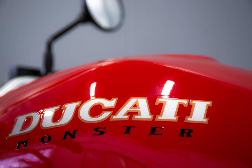 Ducati Monster 900 (18)