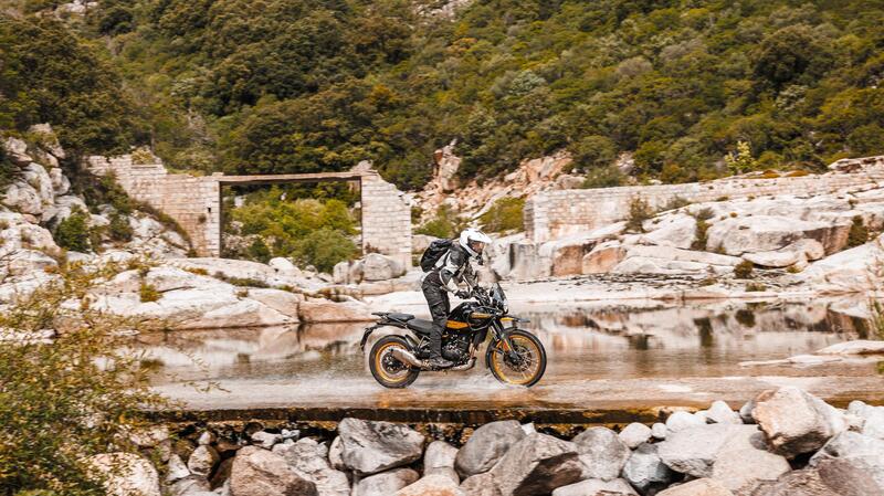 In Sardegna con la nuova HIMALAYAN 450. Ecco il nostro test in viaggio