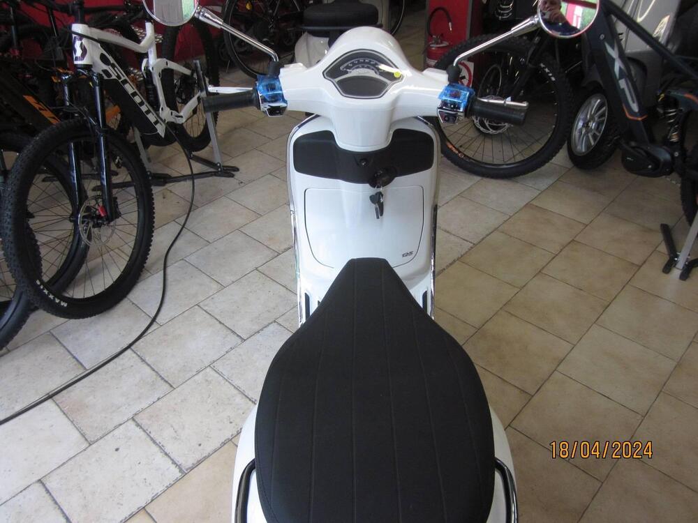 Vespa Primavera 125 (2024 - 25) (4)