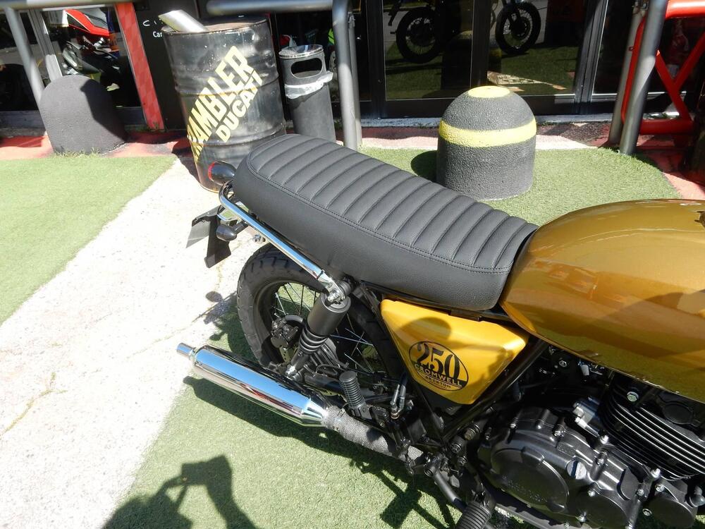 Brixton Motorcycles Cromwell 250 (2021 - 25) (14)