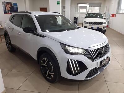 Peugeot 2008 PureTech 100 S&amp;S Allure del 2025 usata a Rende