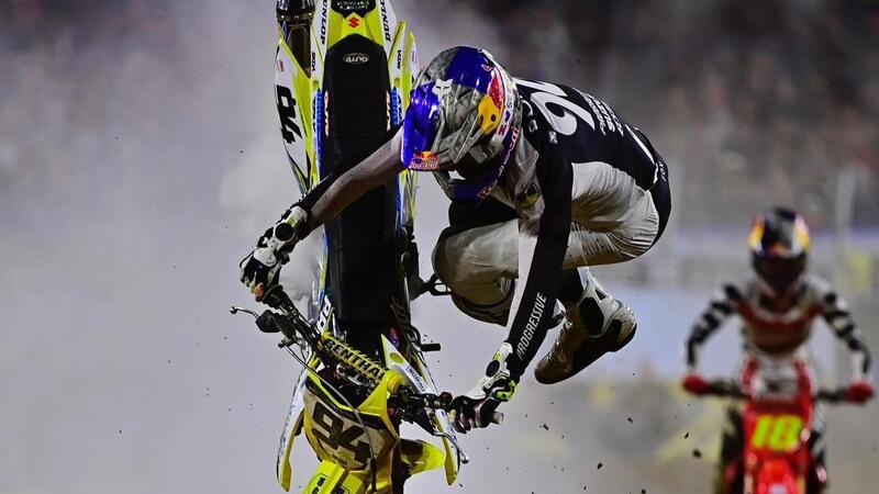 AMA Supercross 2024: Lawrence domina a Nashville, gli highlights delle gare [VIDEO]