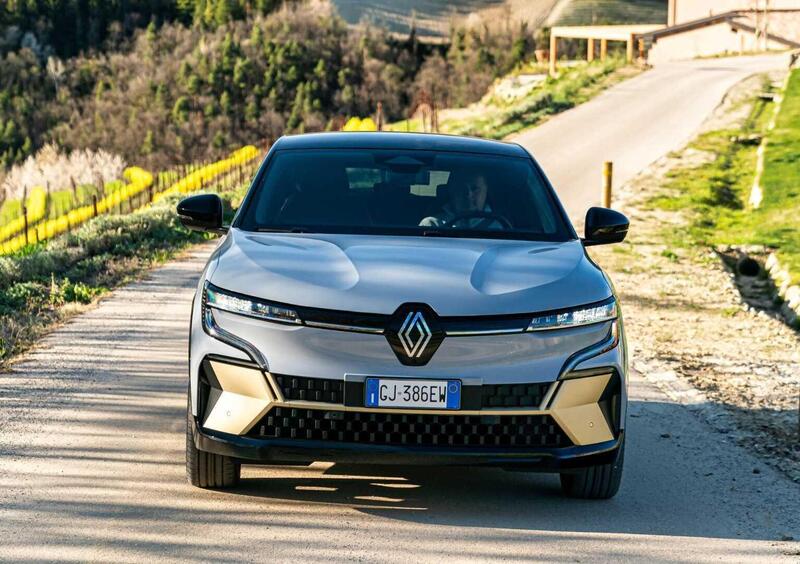 Renault Megane E-Tech Electric (2021-->>) (3)