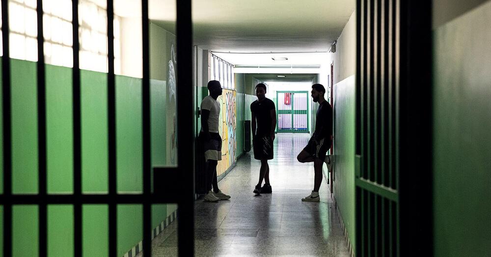 Il carcere specchio dell&rsquo;Italia: torture e violenze (anche sessuali) su minorenni al Beccaria: e ci indignamo per Ilaria Salis in Ungheria? 