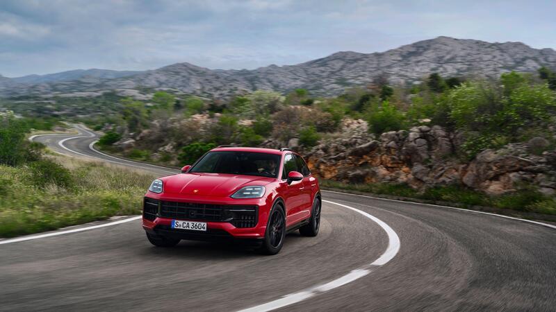 Porsche Cayenne GTS: 500 CV con l&#039;assetto della Turbo GT