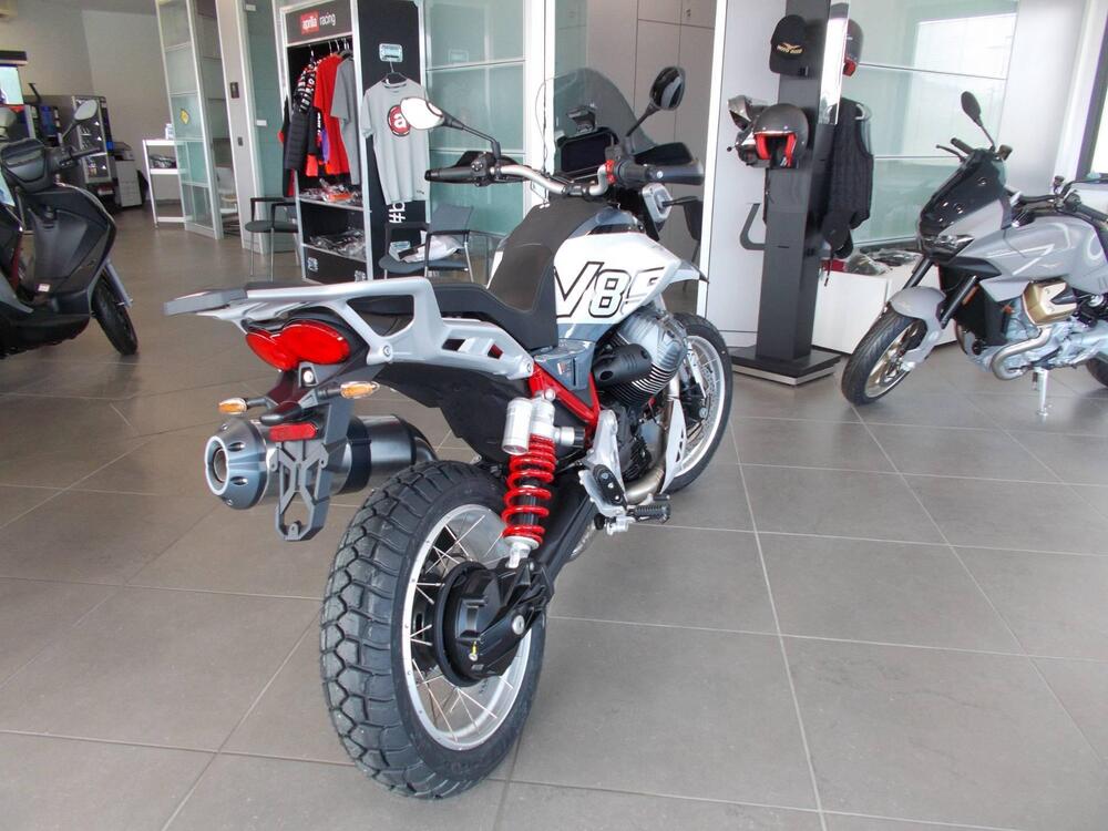 Moto Guzzi V85 TT (2024 - 26) (7)