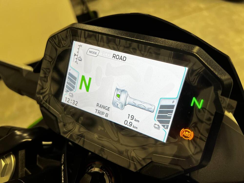 Kawasaki Z e-1 (2024 - 25) (4)