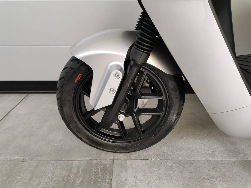 Yadea G5S (2022 - 25) (7)