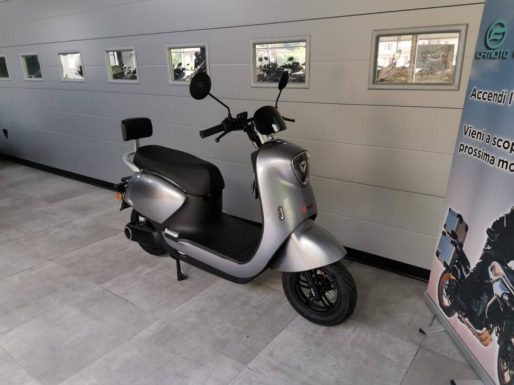 Yadea M6L (2022 - 25) (10)