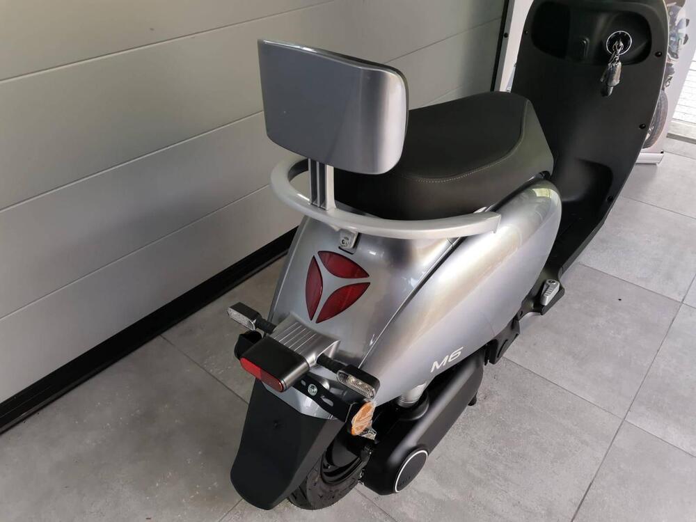 Yadea M6L (2022 - 25) (16)