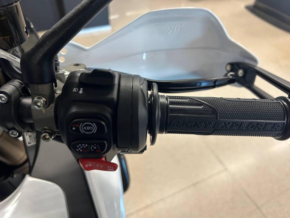 MV Agusta LXP Orioli (2024 - 26) (11)