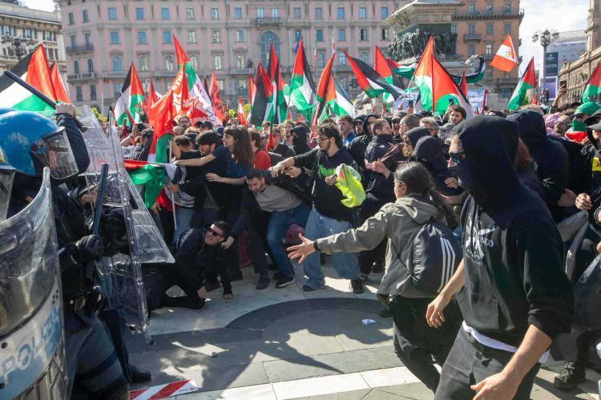 Gli scontri al 25 aprile di Milano