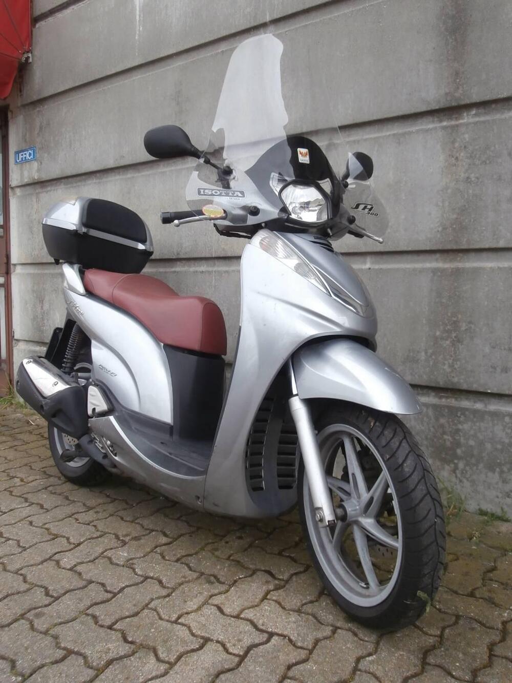 Honda SH 300 i (2006 - 10) (5)