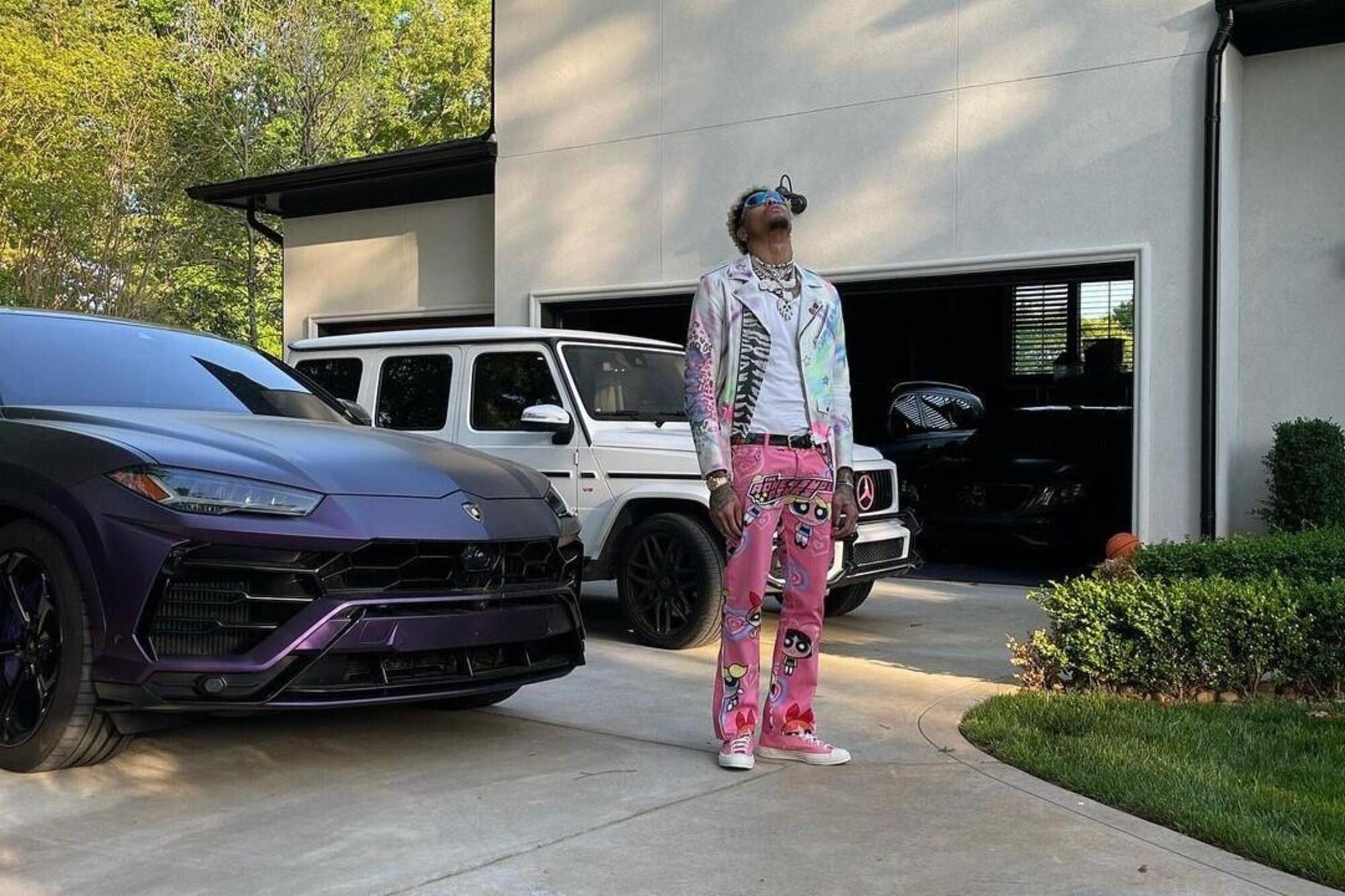 Kelly Oubre Jr. e la sua Lamborghini Urus Viola opaca
