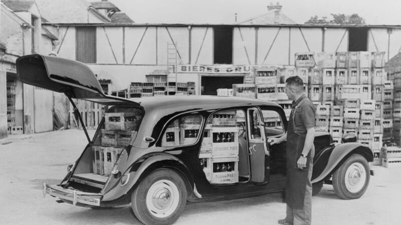 Citro&euml;n Traction Avant: 90 anni di et&agrave; e 100 brevetti, dalla trazione anteriore al cambio automatico