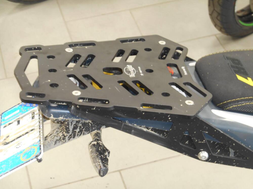 Porta pacchi per AJP PR7 Fuori Giri AJP PR7 (3)