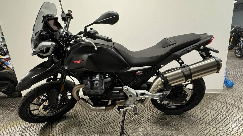 Moto Guzzi V85 Strada (2024 - 25)