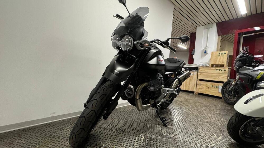 Moto Guzzi V85 Strada (2024 - 25) (4)