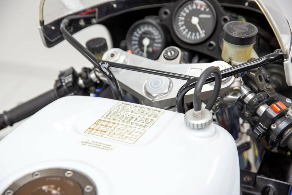 Honda VFR 750 R RC30 (12)