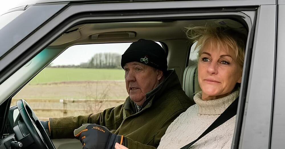 Jeremy Clarkson, minacce alla fidanzata Lisa Hogan. Ecco cosa &egrave; successo e cosa rischia