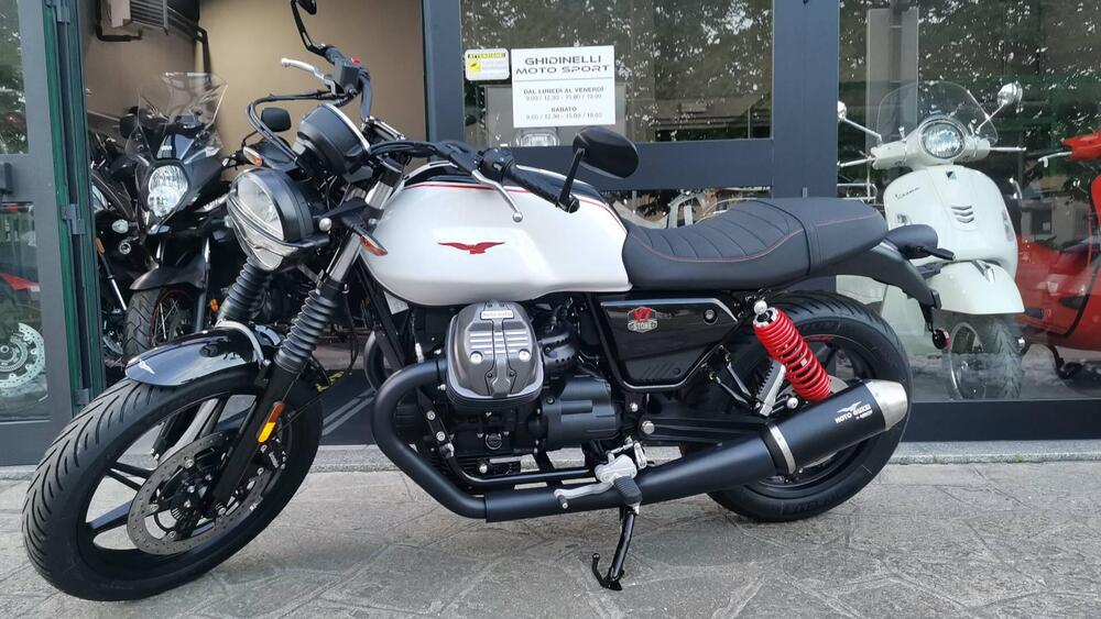 Moto Guzzi V7 Stone Ten (2024 - 25)