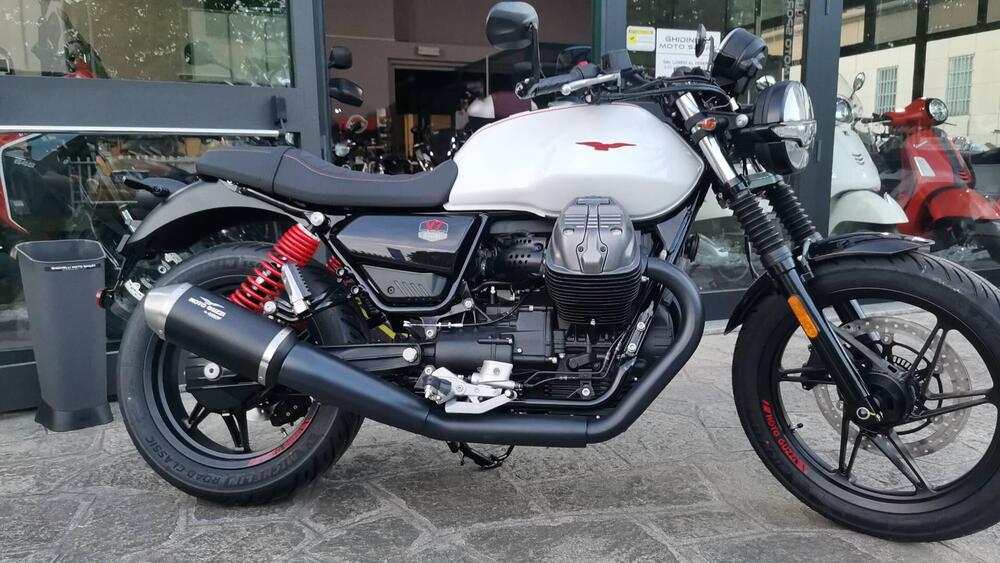 Moto Guzzi V7 Stone Ten (2024 - 25) (2)