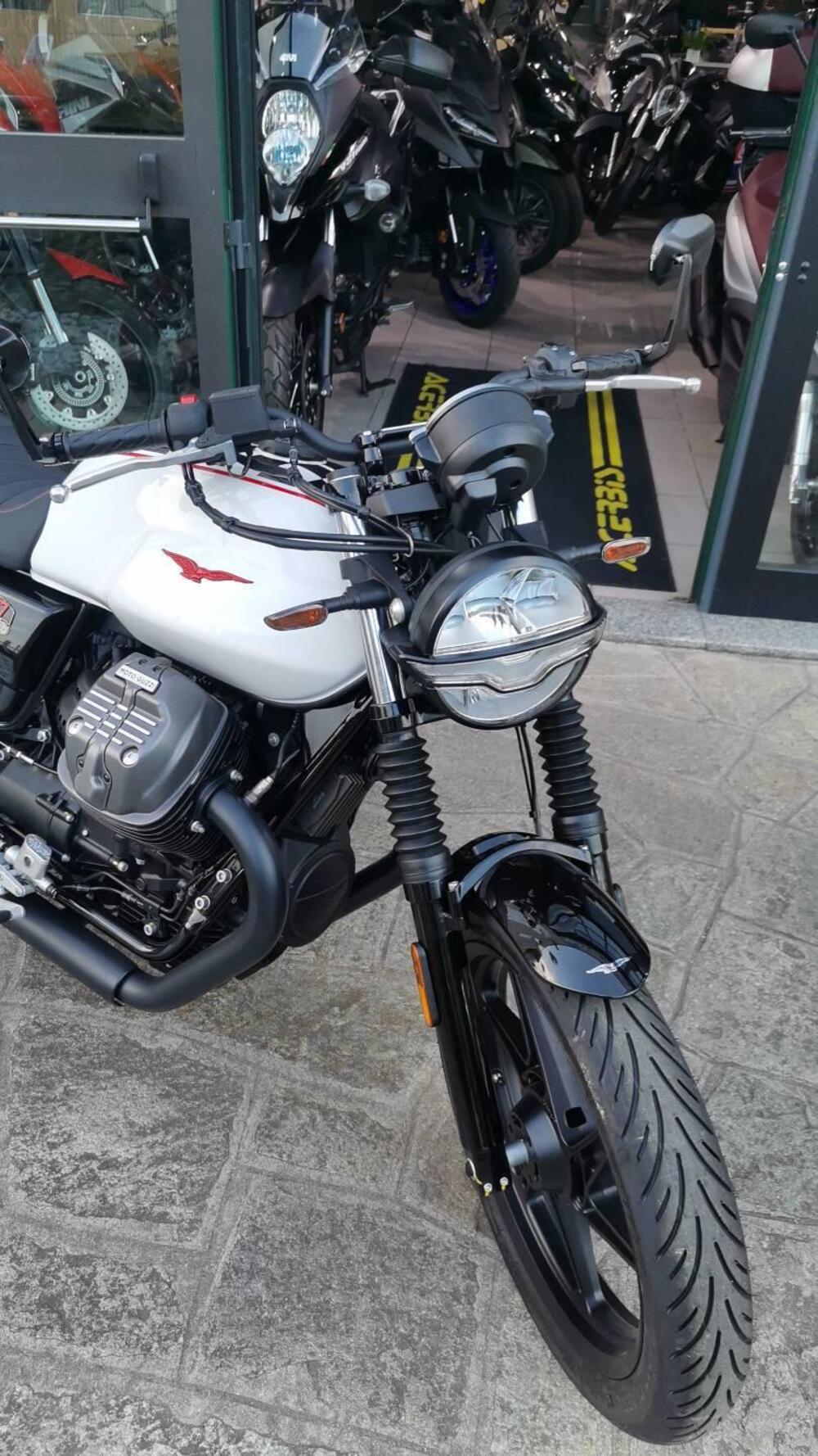 Moto Guzzi V7 Stone Ten (2024 - 25) (4)