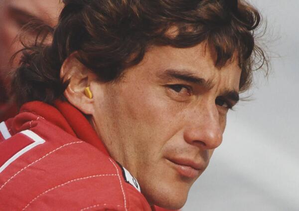 L&#039;immortalit&agrave; di Ayrton Senna resiste grazie agli altri piloti: storia di un amore che sopravvive