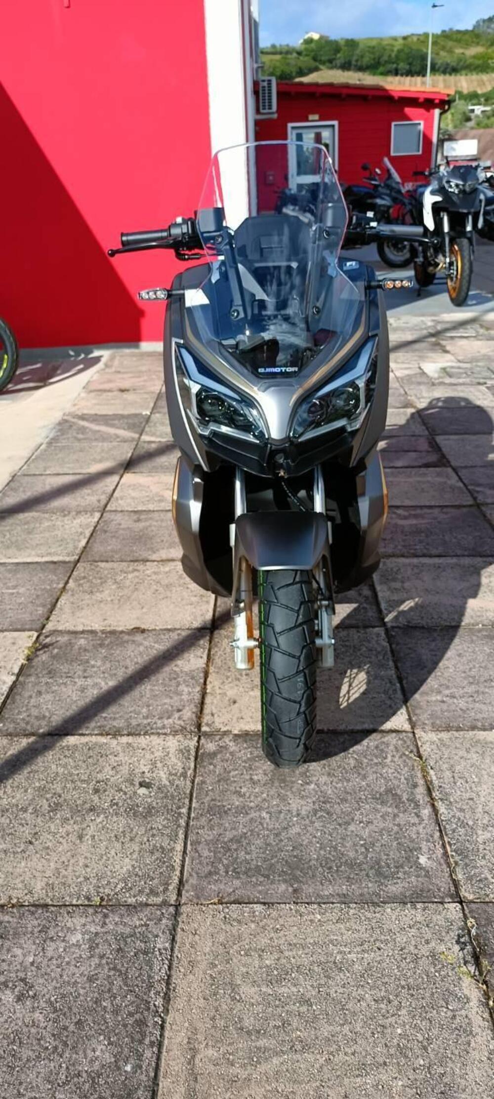 QJ Motor ATR 125 X (2024 - 25) (2)