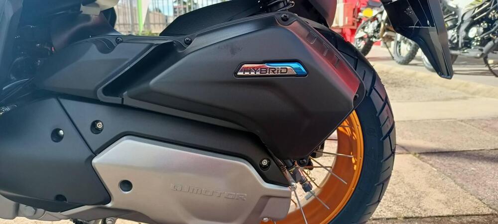 QJ Motor ATR 125 X (2024 - 25) (4)