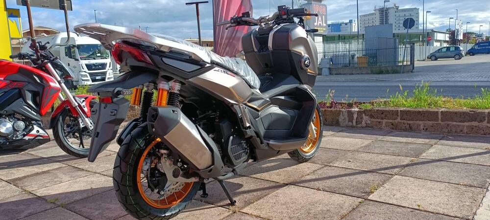 QJ Motor ATR 125 X (2024 - 25) (6)