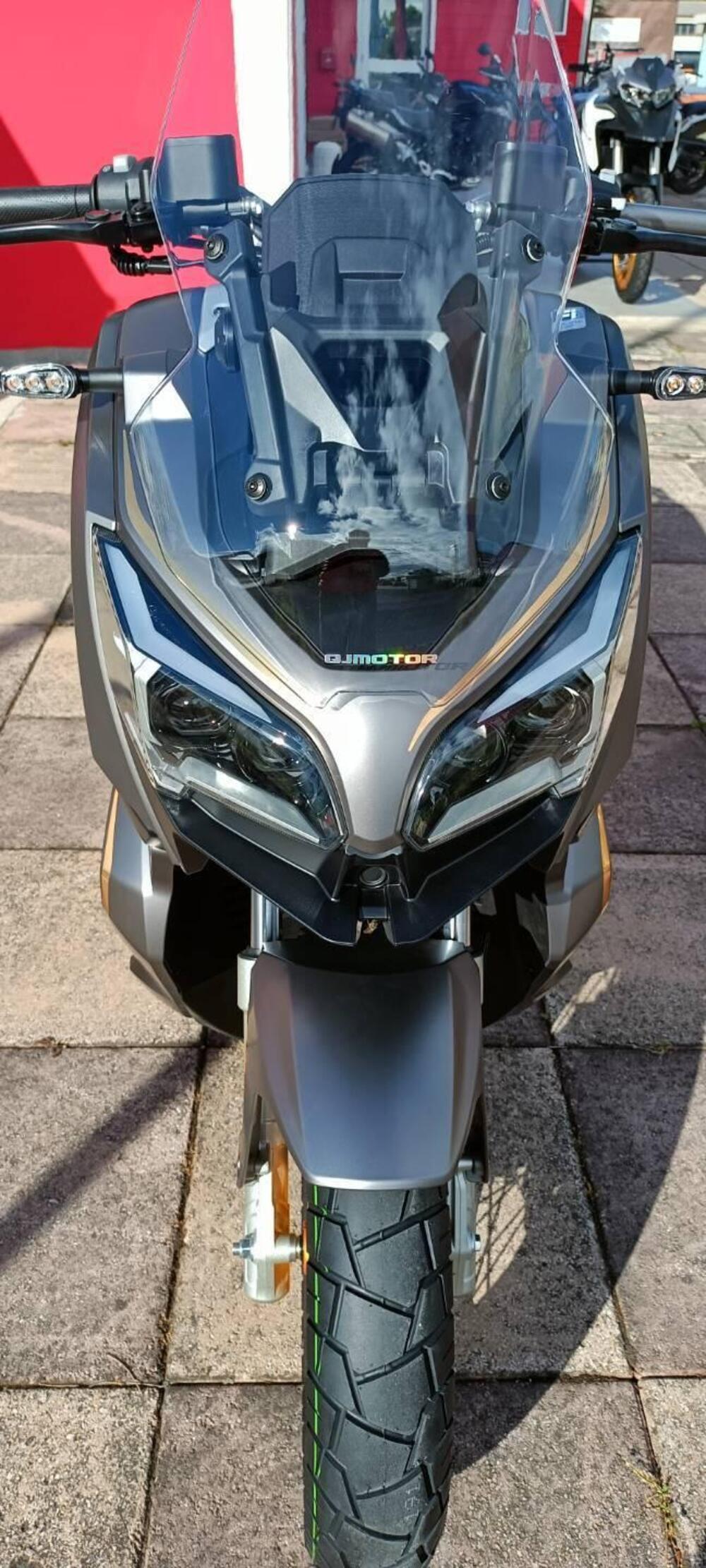 QJ Motor ATR 125 X (2024 - 25) (8)