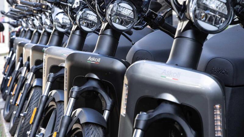 Anche ad aprile si sono venduti meno scooter e moto elettriche