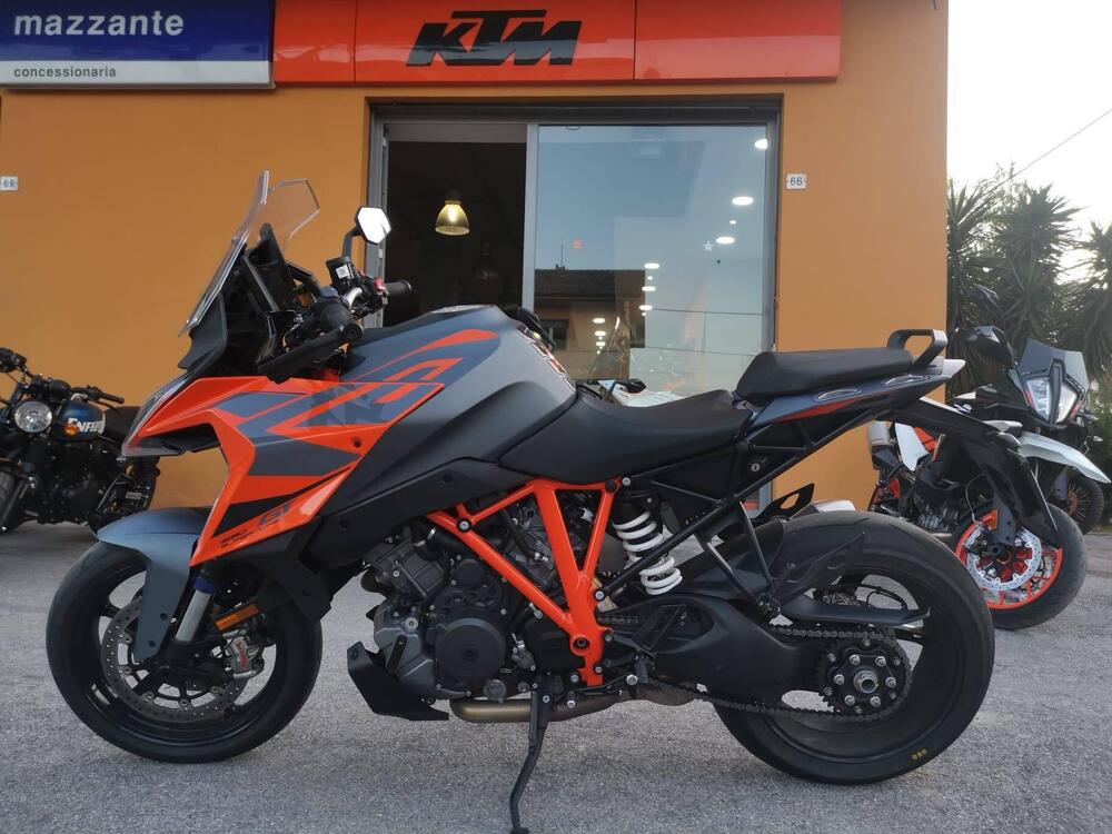 KTM 1290 Super Duke GT (2022 - 25) (2)
