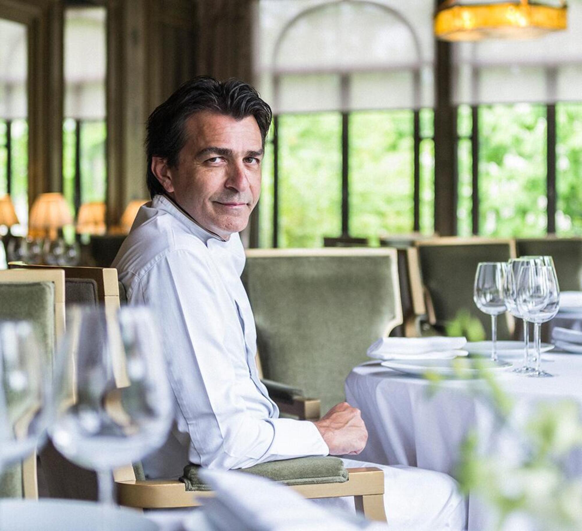 Lo chef francese Yannick All&eacute;no in uno dei suoi ristoranti