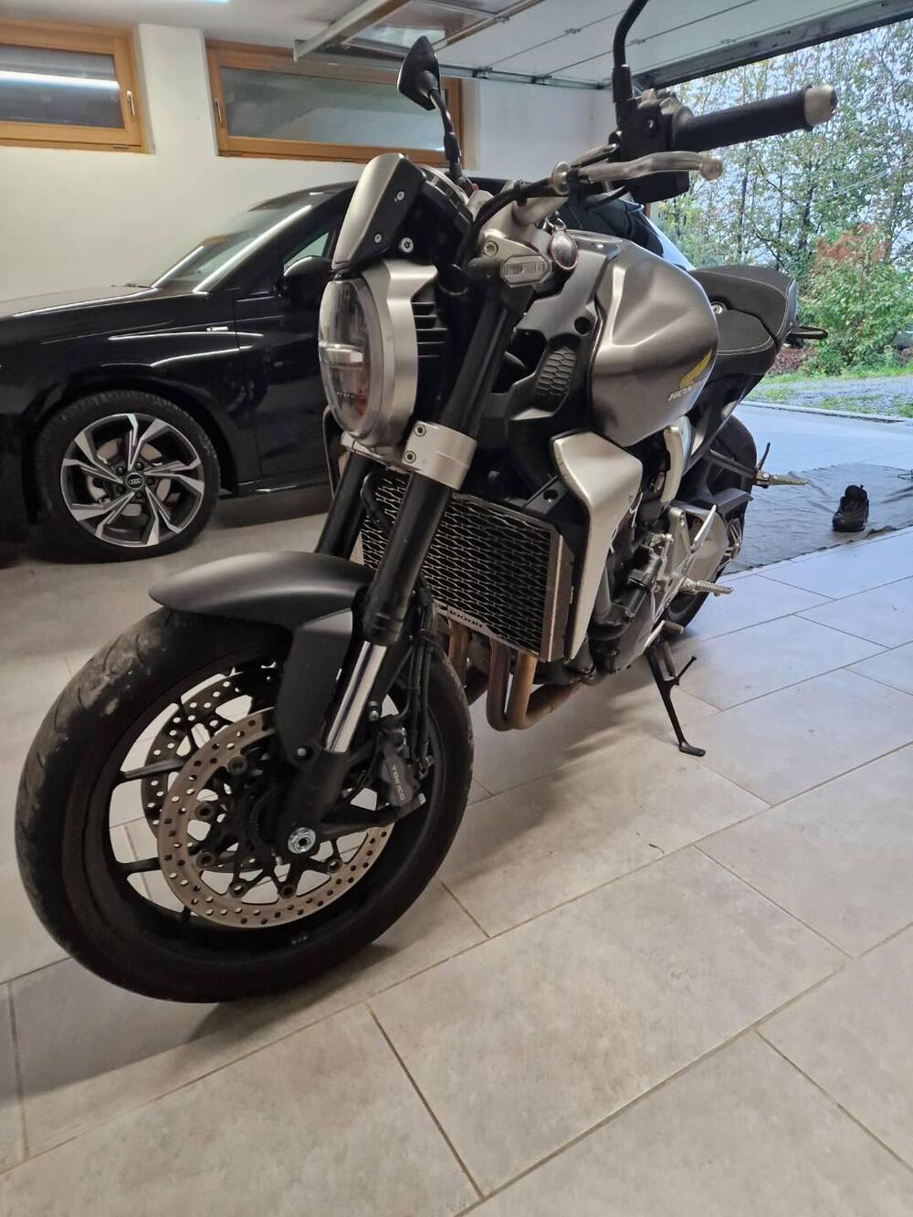 Honda CB 1000 R + Neo Sport Cafè (2019 - 20) (2)