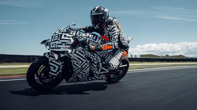 KTM 990 RC R, arriva il prototipo della sportiva carenata KTM!