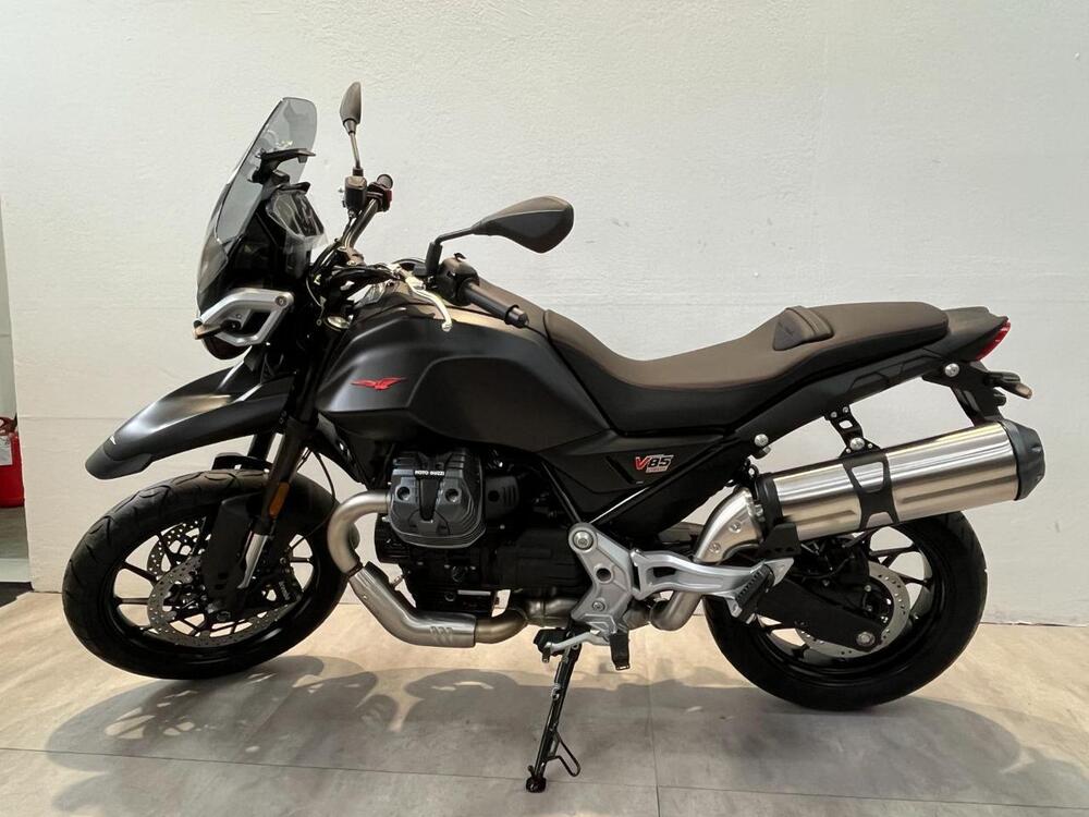Moto Guzzi V85 Strada (2024 - 25) (2)