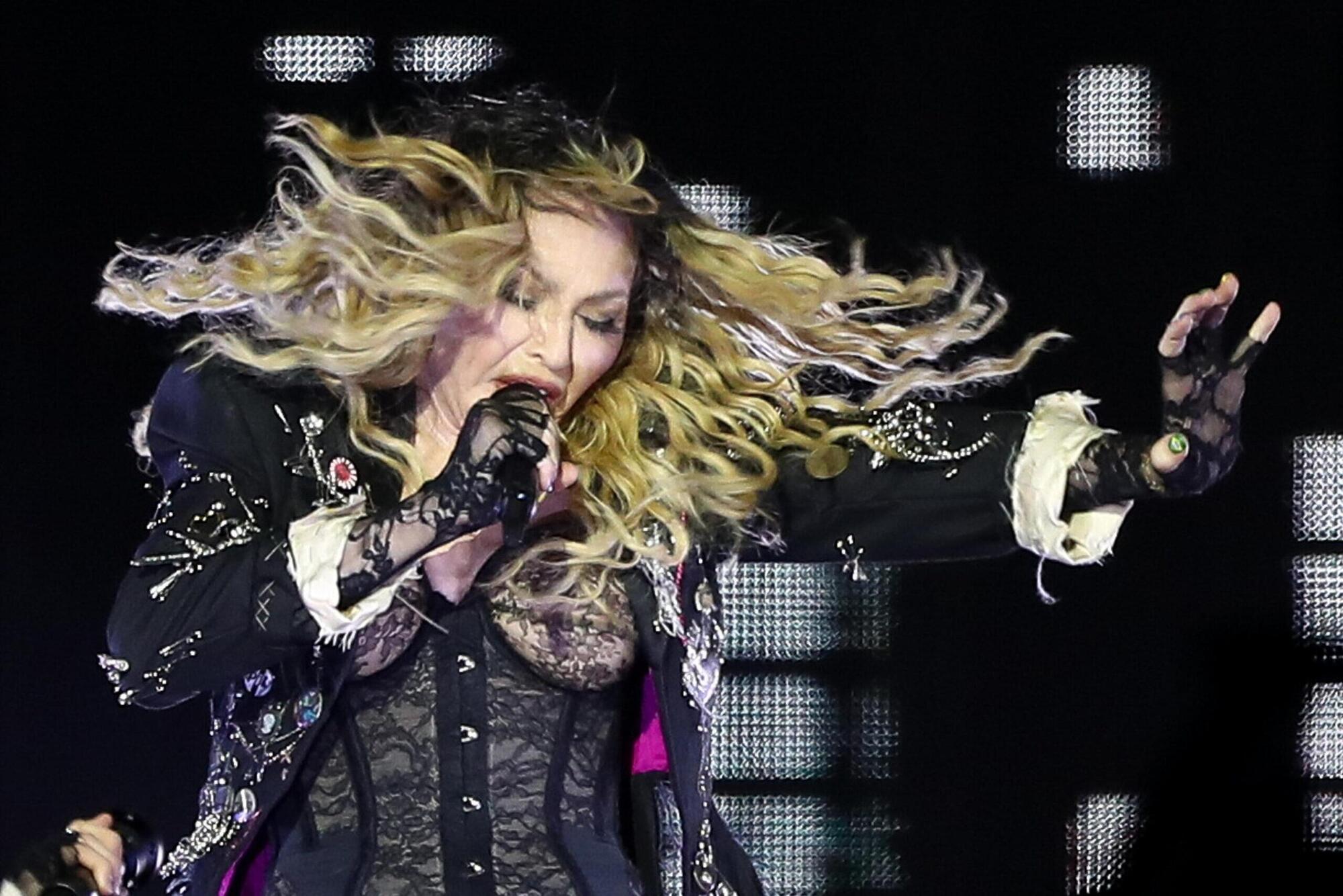 Madonna fa cantare Like a virgin un milione e mezzo di brasiliani