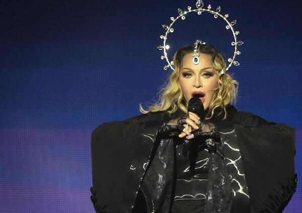 Da Madonna a Kanye West in playback, perch&eacute; nei concerti non serve pi&ugrave; cantare? 