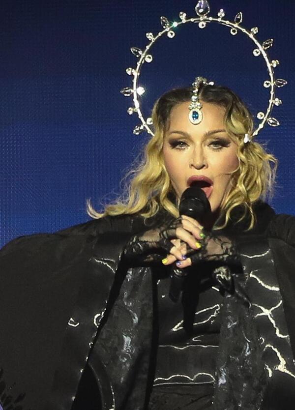 Da Madonna a Kanye West in playback, perch&eacute; nei concerti non serve pi&ugrave; cantare? 