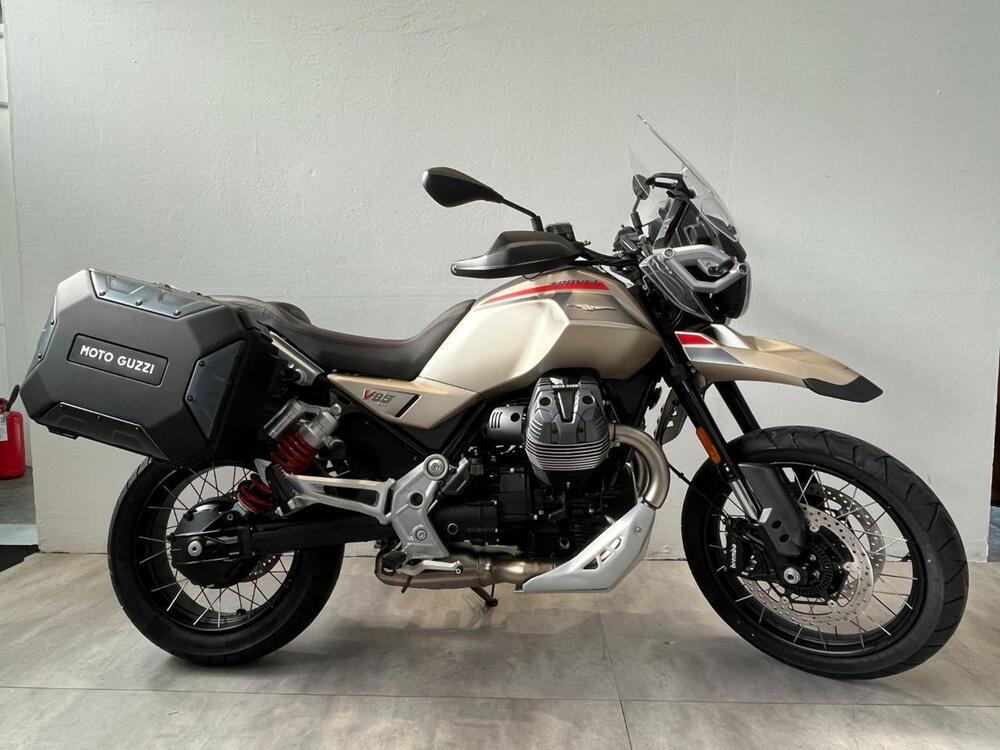 Moto Guzzi V85 TT Travel (2024 - 25)