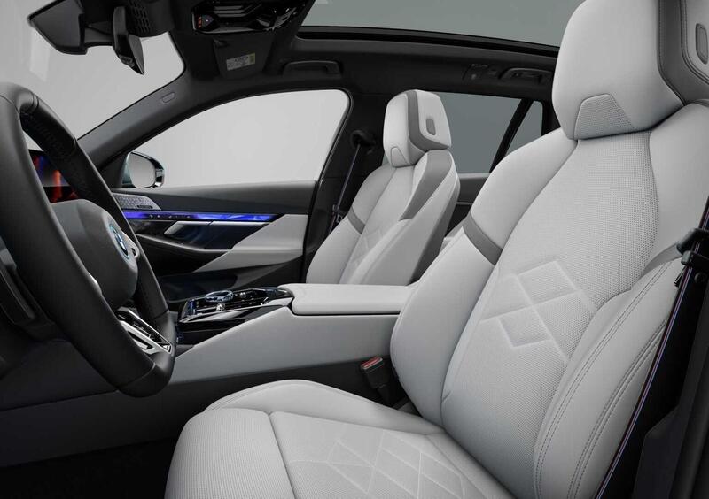 BMW i5 Touring (9)