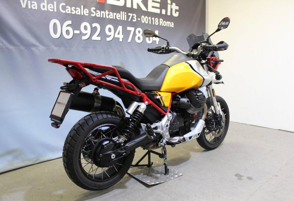 Moto Guzzi V85 TT Evocative Graphics (2021 - 23) (4)