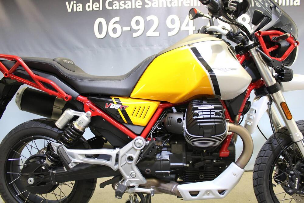Moto Guzzi V85 TT Evocative Graphics (2021 - 23) (9)